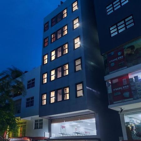 Novina Hotel Malé Exterior foto