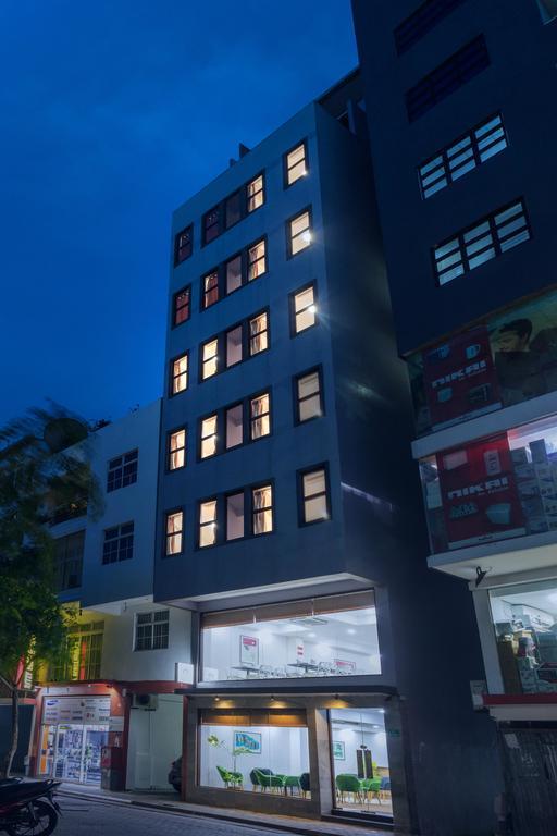 Novina Hotel Malé Exterior foto